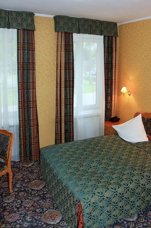 Dedek Park - Historyczny Dworek W Pieknym Parku Skaryszewskim Obok Stadionu Narodowego Varšava Aparthotel